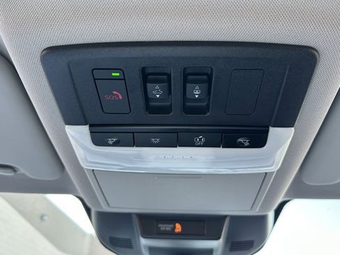 Used 2023 Nissan Rogue Platinum w/ Platinum Premium Package image 36