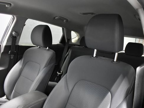 Used 2020 Hyundai Tucson SE image 16