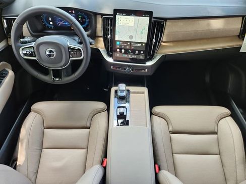 Used 2025 Volvo XC90 T8 Ultra w/ Protection Package Premier image 31