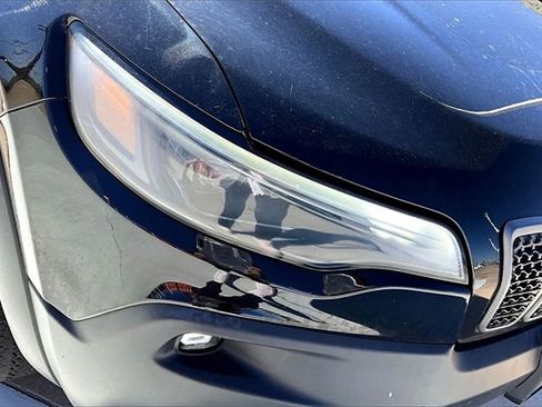 Used 2019 Jeep Cherokee Trailhawk image 31