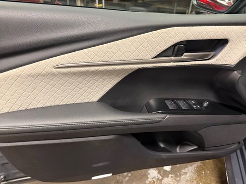 Used 2025 Toyota Camry XLE image 36