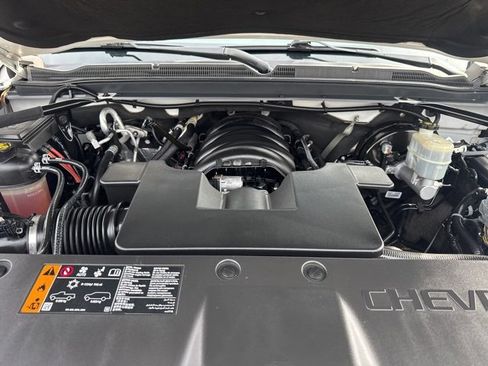 Used 2019 Chevrolet Suburban LT image 19