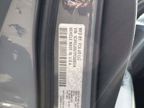 Used 2023 Dodge Durango GT image 13