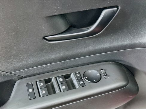 Used 2024 Hyundai Kona SEL AWD/4WD image 15