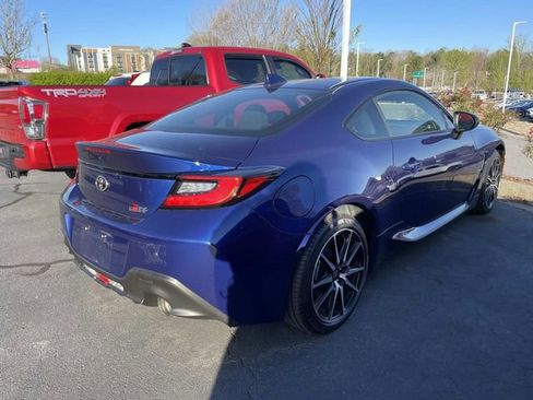 Used 2025 Toyota GR86 image 4