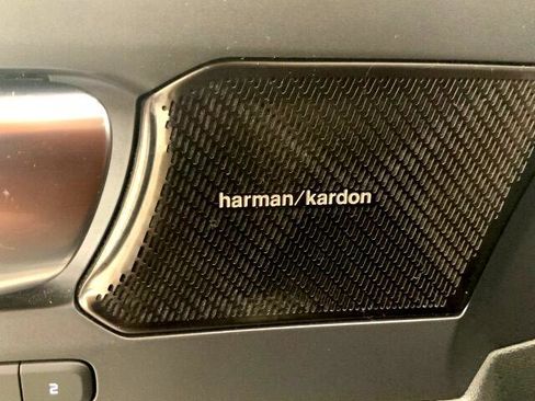 Used 2020 Volvo XC40 T5 R-Design image 27