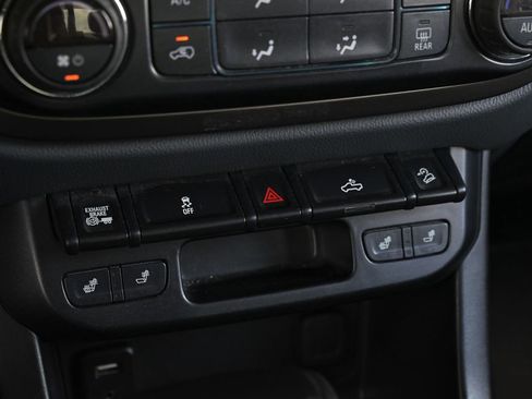 Used 2017 Chevrolet Colorado Z71 RWD image 23