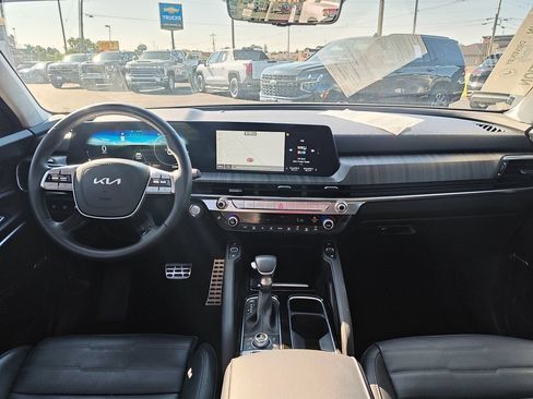 Used 2024 Kia Telluride SX Prestige w/ Towing Package AWD/4WD image 17