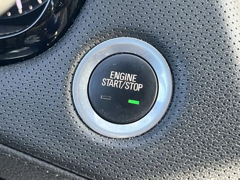 Used 2018 Cadillac XT5 FWD image 36