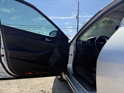 Used 2017 Nissan Maxima Platinum image 15