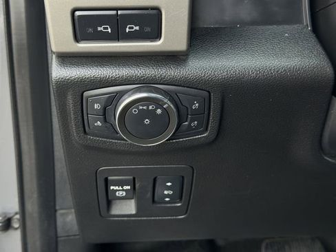 Used 2018 Ford F150 Lariat w/ Equipment Group 502A Luxury image 20