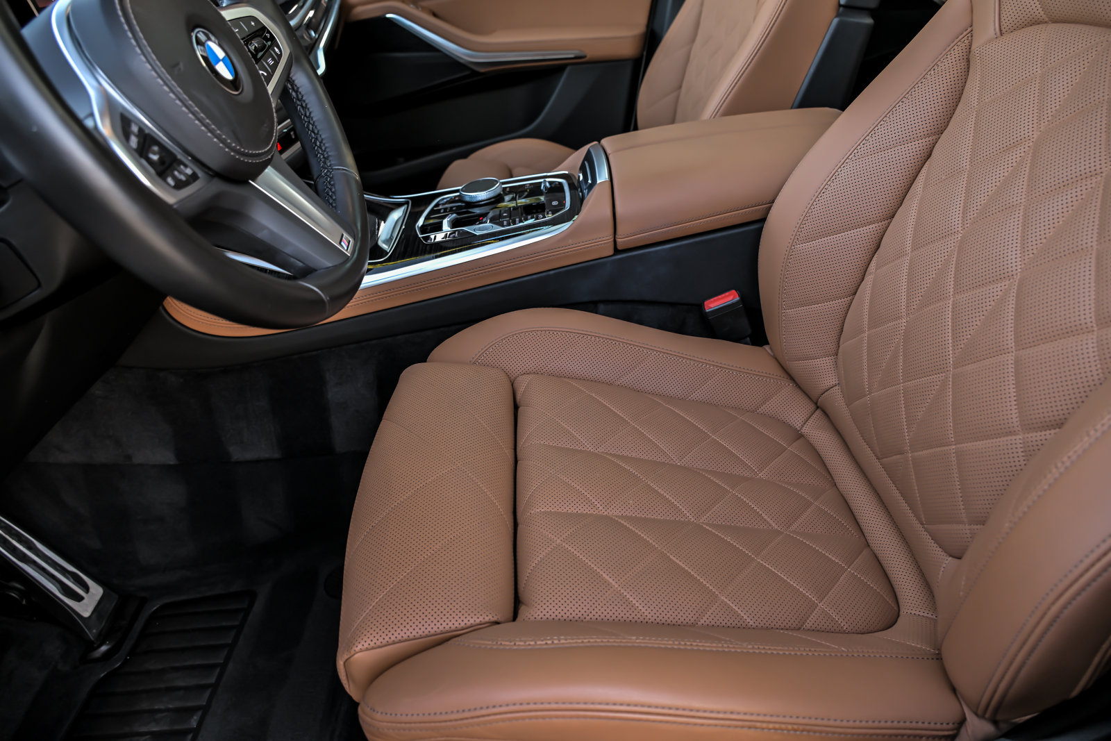 Used 2024 BMW X7 xDrive40i w/ M Sport Package AWD/4WD image 32