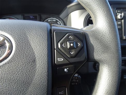 Used 2018 Toyota Tacoma SR image 20