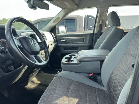 Used 2017 RAM 1500 Big Horn RWD image 5