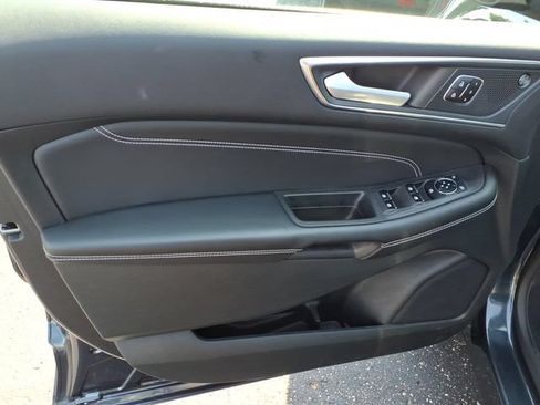 Used 2023 Ford Edge Titanium AWD/4WD image 11