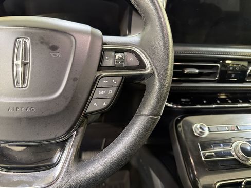 Used 2022 Lincoln Nautilus FWD w/ Premium Package image 15