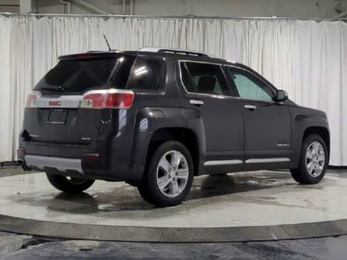 Used 2023 GMC Terrain SLE w/ Driver Convenience Package image 8