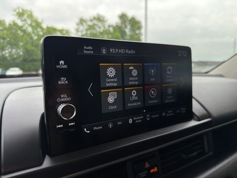 Certified 2025 Honda Pilot EX-L image 32