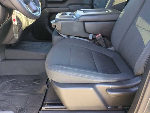 Used 2020 Chevrolet Silverado 1500 Custom w/ Custom Value Package image 18