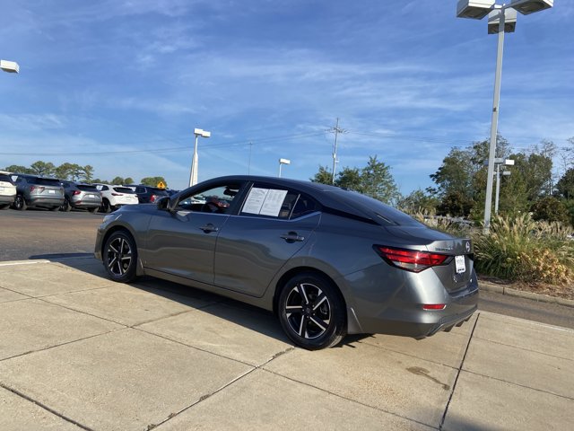 Used 2025 Nissan Sentra SV FWD image 8