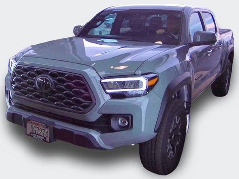 Used 2023 Toyota Tacoma TRD Off-Road w/ TRD Premium Off Road Package AWD/4WD image 2