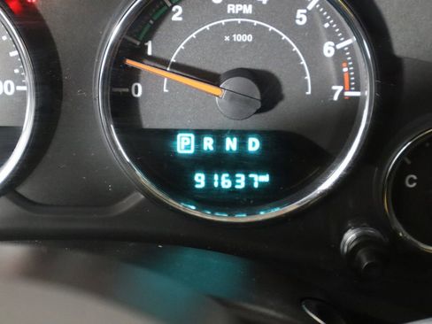 Used 2017 Jeep Wrangler Unlimited Sahara w/ Connectivity Group image 28