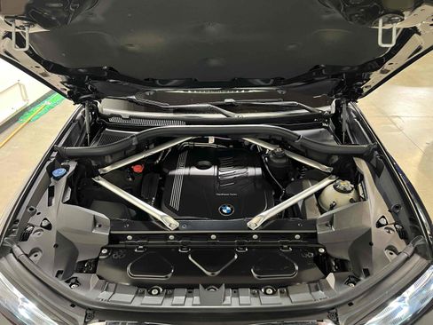 Used 2022 BMW X7 xDrive40i w/ Premium Package AWD/4WD image 28