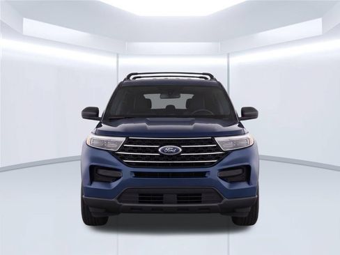 Used 2020 Ford Explorer XLT w/ Comfort Package AWD/4WD image 6