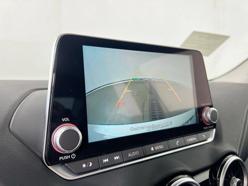 Used 2025 Nissan Sentra SV FWD image 9