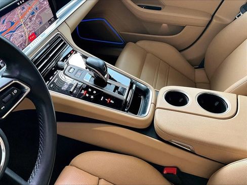 Used 2021 Porsche Panamera image 15