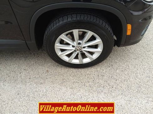Used 2017 Volkswagen Tiguan S image 16