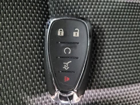 Used 2023 Chevrolet Traverse LT AWD/4WD image 32