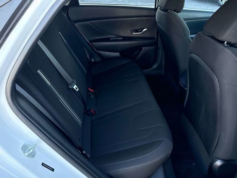 Used 2022 Hyundai Elantra SEL w/ Preferred Accessory Package FWD image 15