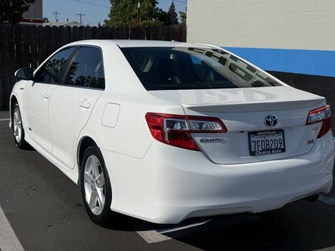 Used 2014 Toyota Camry SE FWD image 4