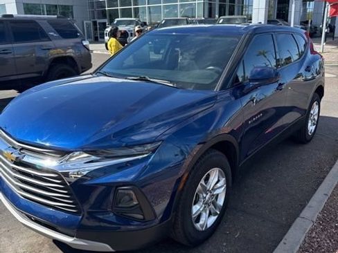 Used 2022 Chevrolet Blazer LT image 2
