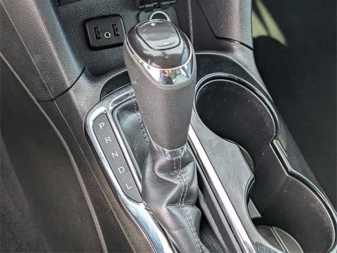 Used 2019 Chevrolet Cruze Premier image 21