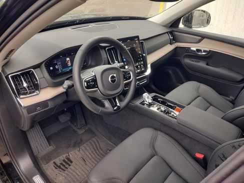 New 2026 Volvo XC90 B6 Plus w/ Protection Package Premier image 11