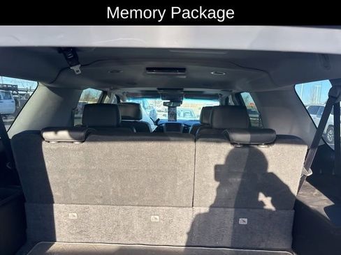 Used 2019 GMC Yukon XL Denali image 5
