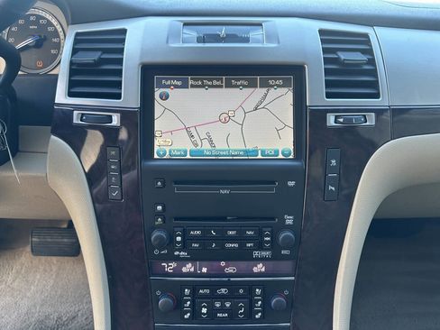Used 2010 Cadillac Escalade ESV Luxury image 32