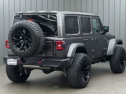 Used 2025 Jeep Wrangler Unlimited Sahara w/ Safety Group image 5