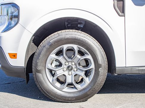 Used 2025 Ford Maverick XLT w/ Equipment Group 302A AWD/4WD image 5