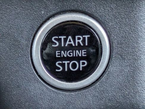 Used 2023 Nissan Rogue SV image 30