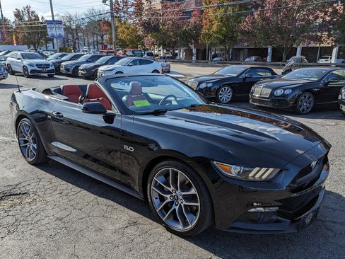 Used 2017 Ford Mustang GT Premium image 41
