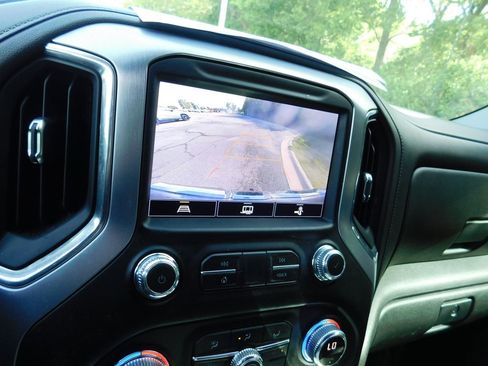 Used 2021 GMC Sierra 1500 SLT w/ SLT Convenience Package AWD/4WD image 11