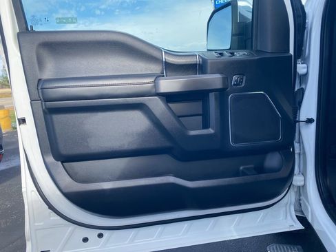 Used 2020 Ford F150 Platinum w/ Equipment Group 701A Luxury image 17