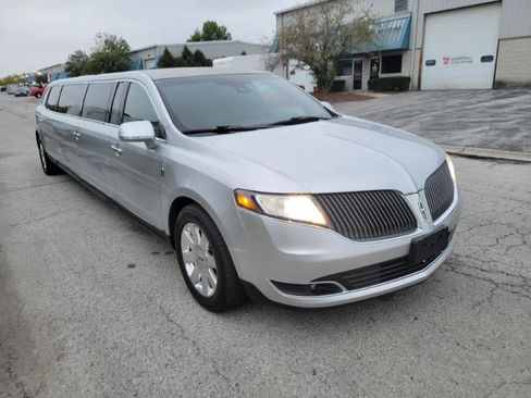 Used 2013 Lincoln MKT AWD image 17