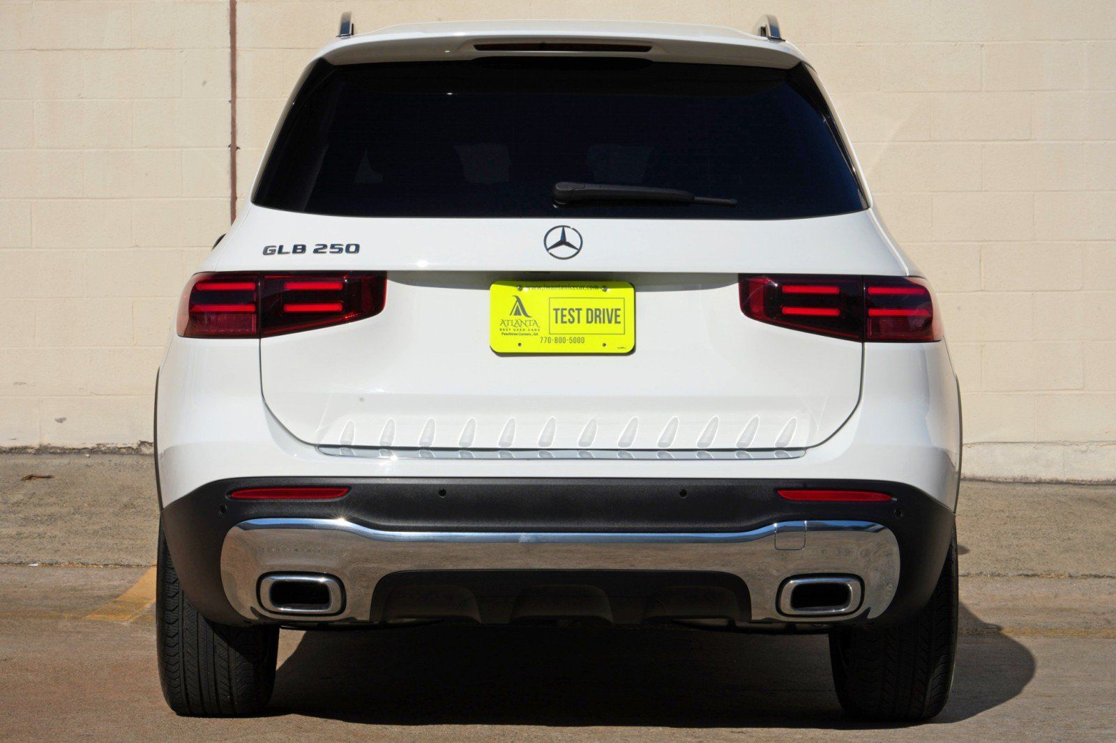 Used 2024 Mercedes-Benz GLB 250 w/ Exclusive Package image 10