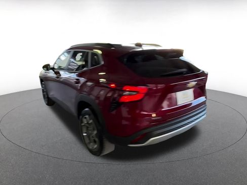 Used 2025 Chevrolet Trax LT image 11