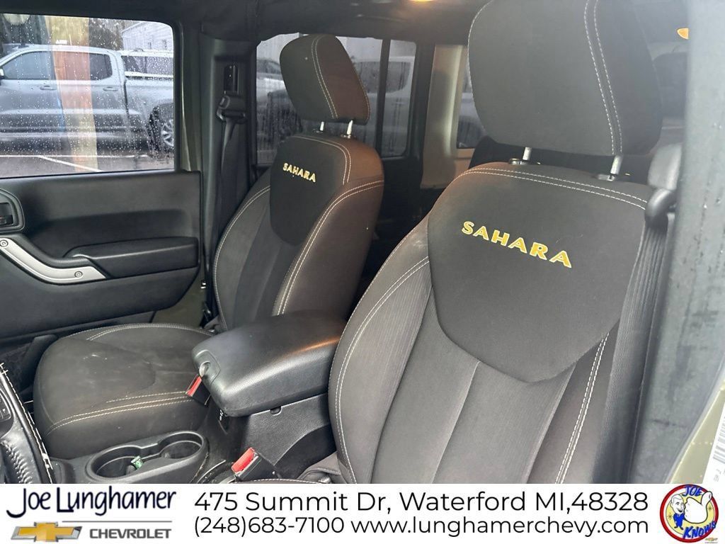 Used 2015 Jeep Wrangler Unlimited Sahara w/ Dual Top Group AWD/4WD image 14