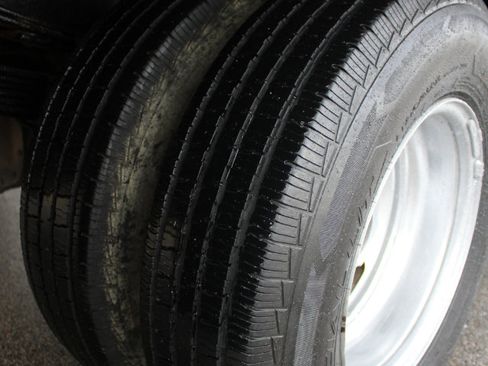 Used 2003 GMC Sierra 3500 2WD Regular Cab image 7